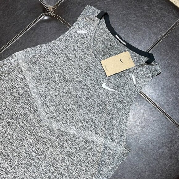 Nike Men's Dri-FIT Rise 365 Tank - Picture 11 of 12